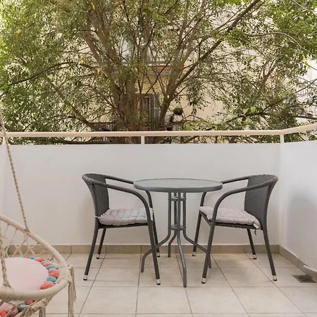 Manina Seaside Apartment *