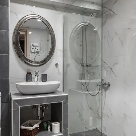 Manina Seaside Apartment *